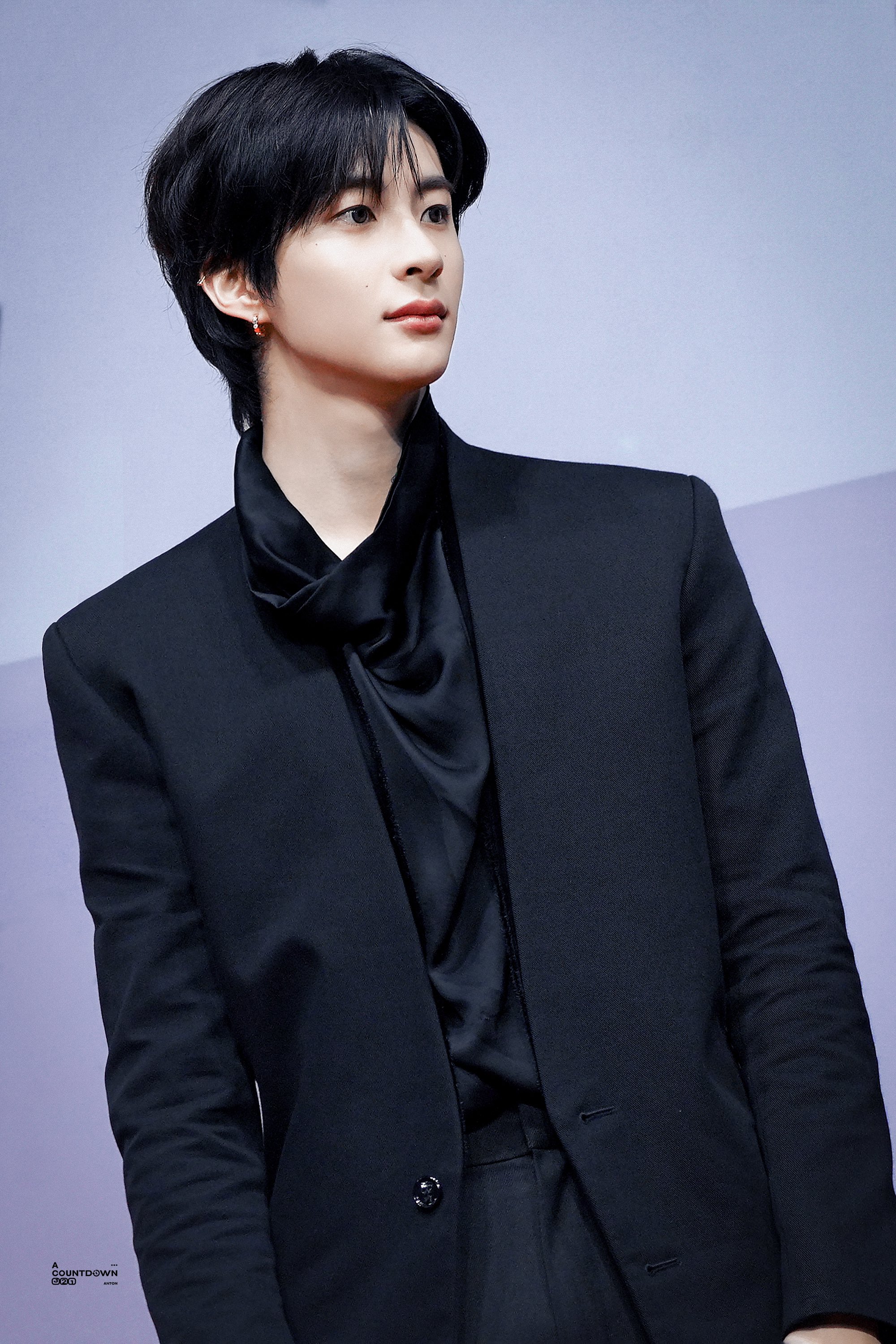 [잡담] 앤톤 진짜 잘생겼다ㅏㅏㅏㅏㅏ | 인스티즈