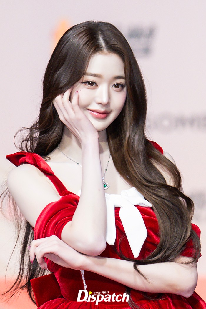 [정보/소식] 오늘 산타걸 착장 장원영 | 인스티즈