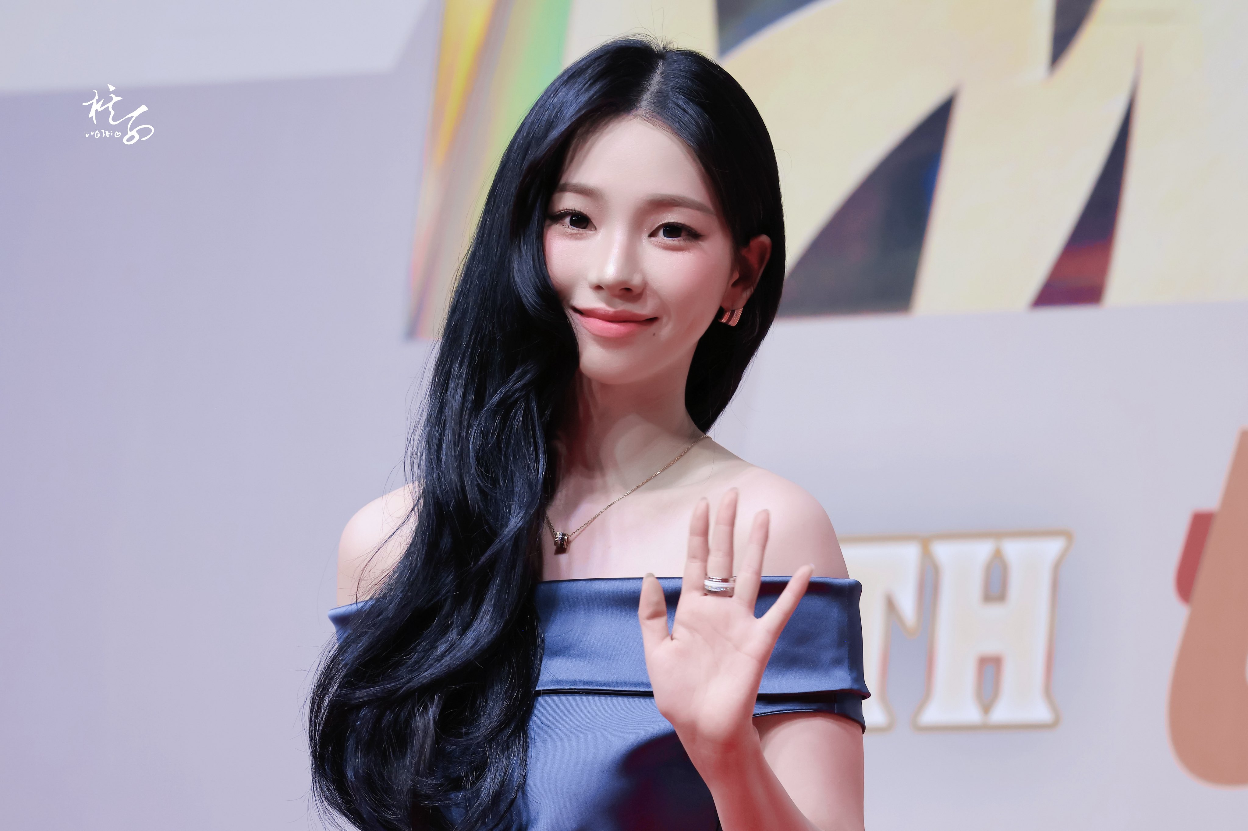 [잡담] 251225 카리나 윈터 가요대전 레드카펫 사진들 | 인스티즈