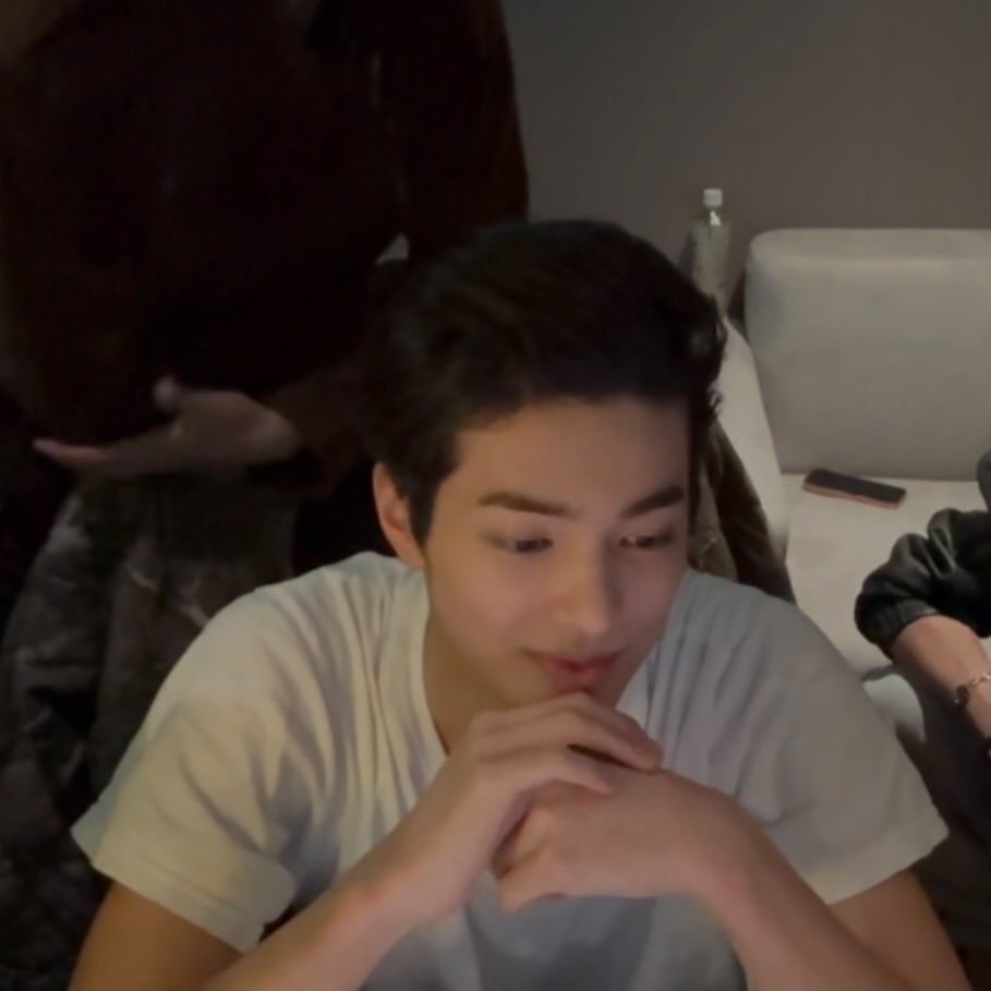 [잡담] 코르티스 건호 오늘 라방 존잘미남 | 인스티즈