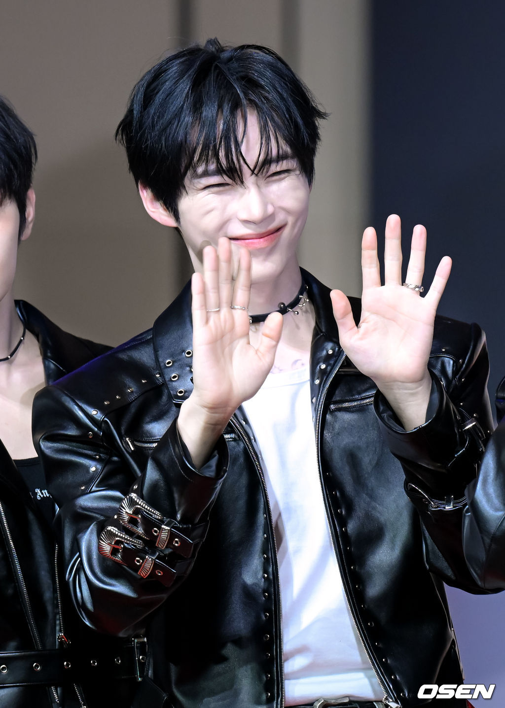 [잡담] 성한빈 기사 사진이 이만큼 귀여움 | 인스티즈