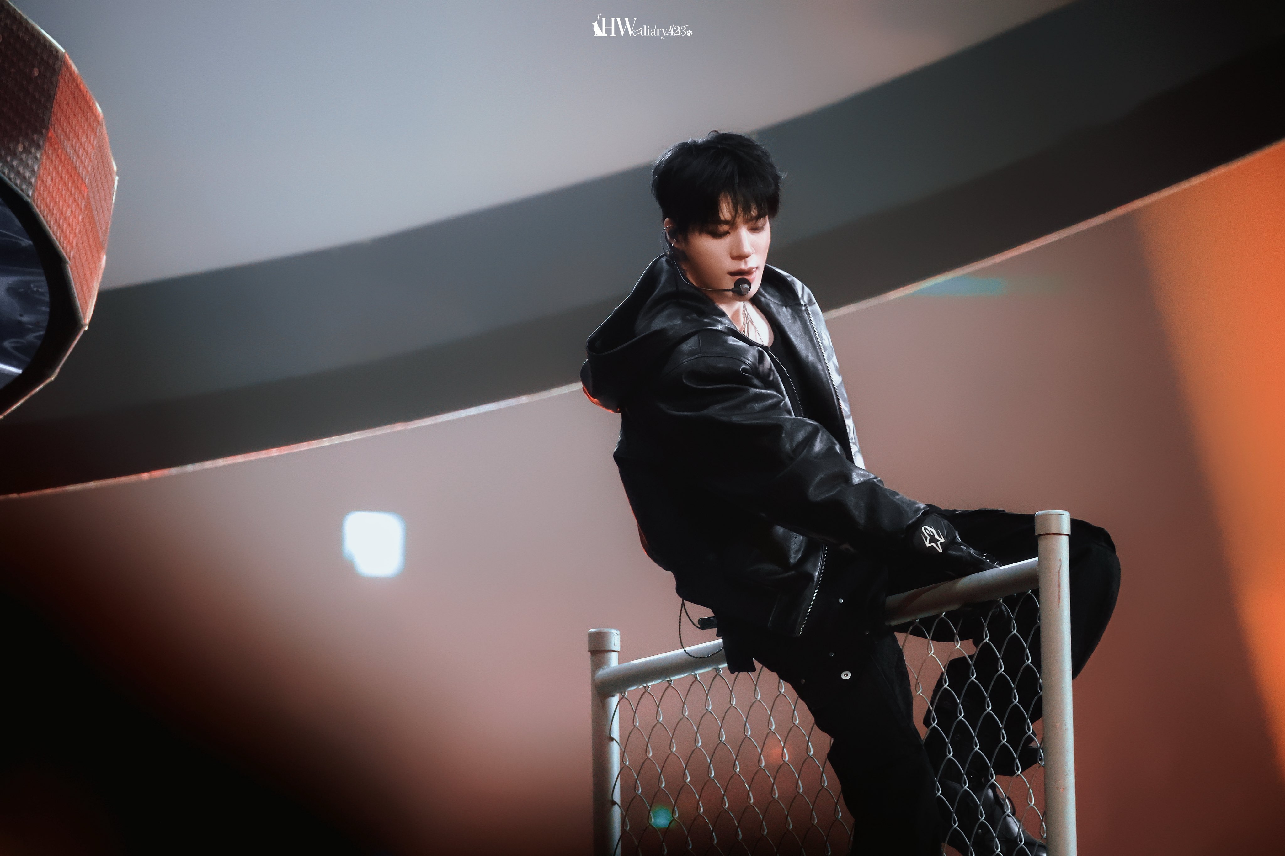 [잡담] 제노 철조망에 올라간 거... | 인스티즈