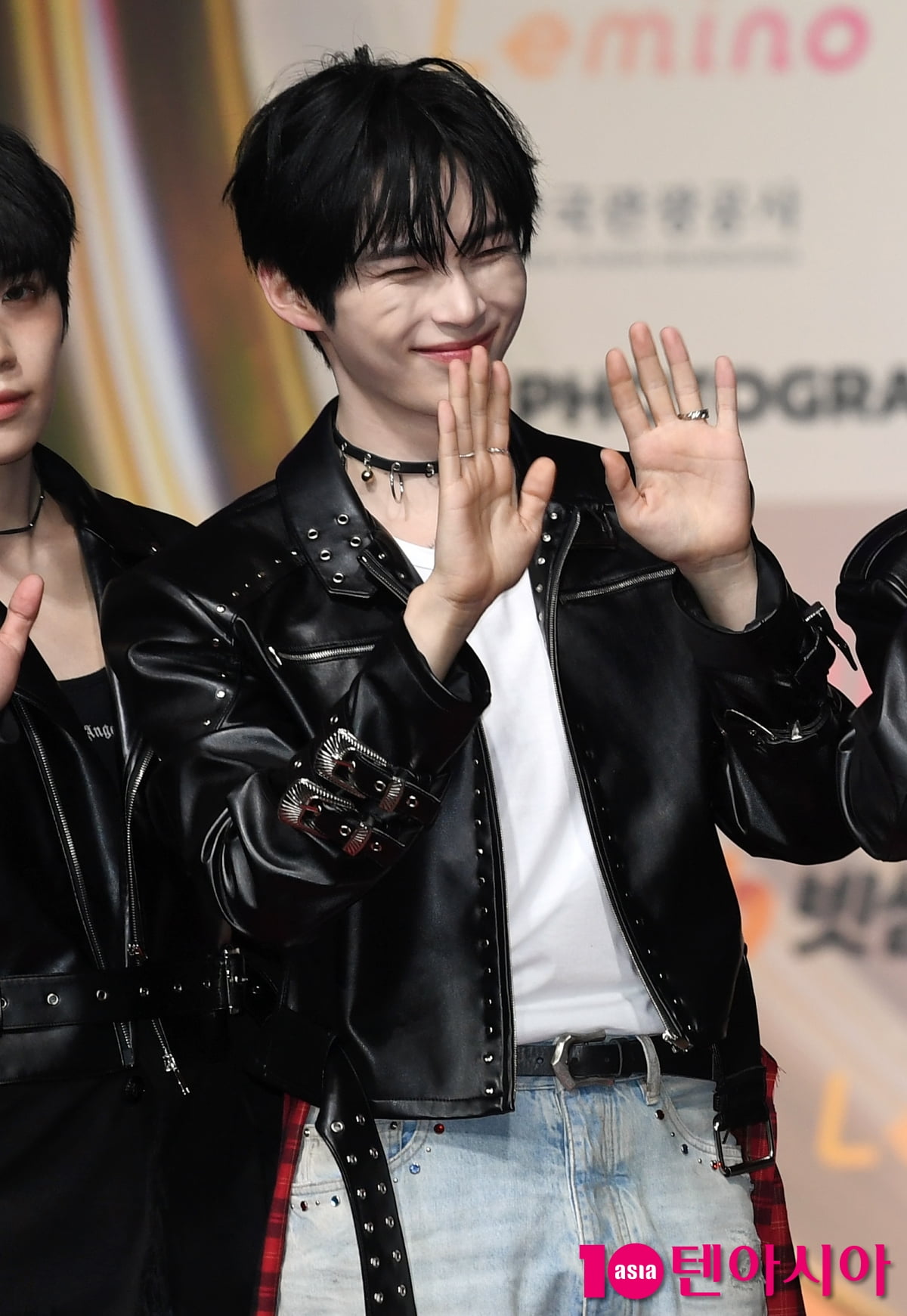 [잡담] 성한빈 기사 사진이 이만큼 귀여움 | 인스티즈