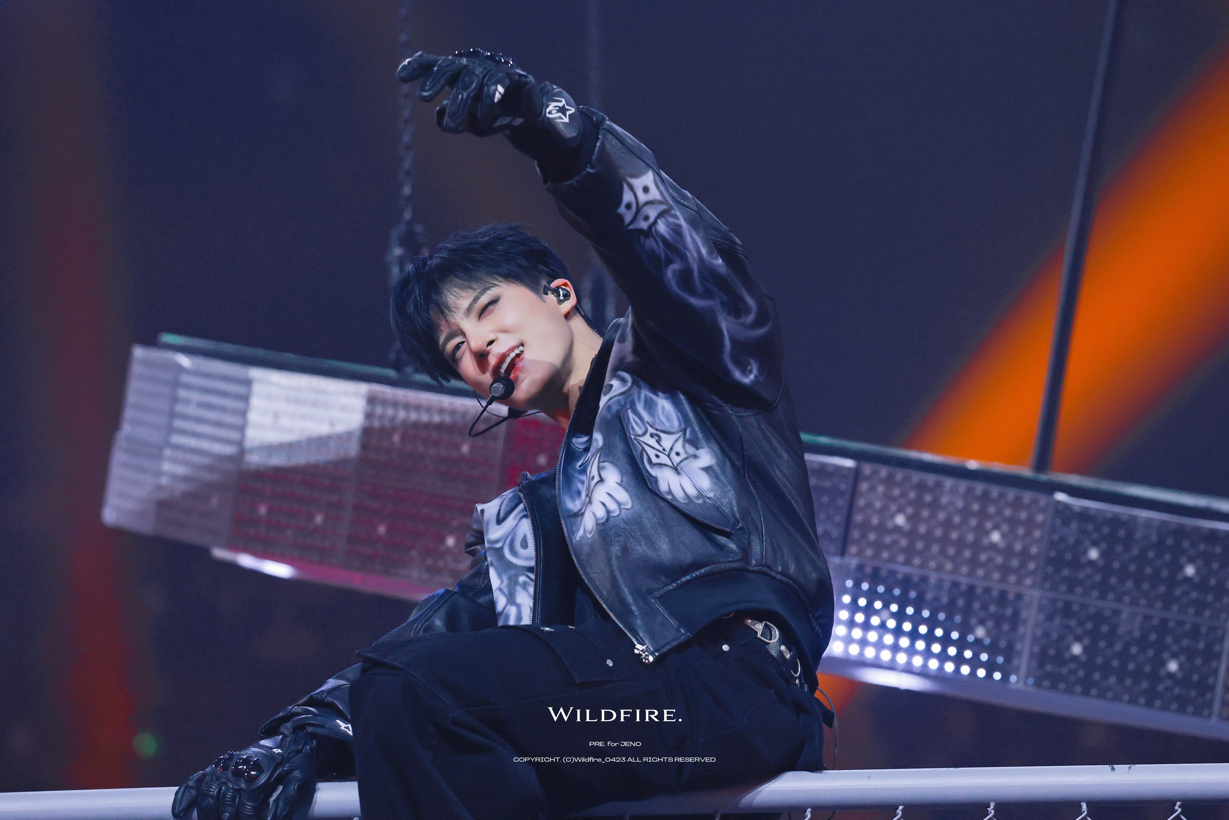 [잡담] 아니 제노 철조망뷰 사진이 진짜 잘 나와서 웃김ㅋㅋㅋㅋㅋ | 인스티즈