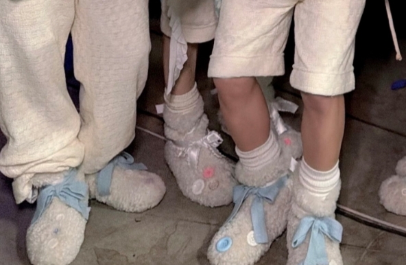 [잡담] 위시 오늘 신발 귀여워 | 인스티즈