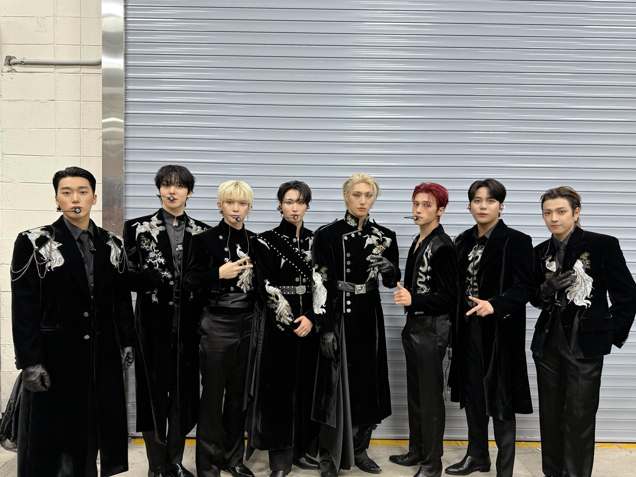 [잡담] 다들 에이티즈 의상 한번만 봐주시라.... | 인스티즈