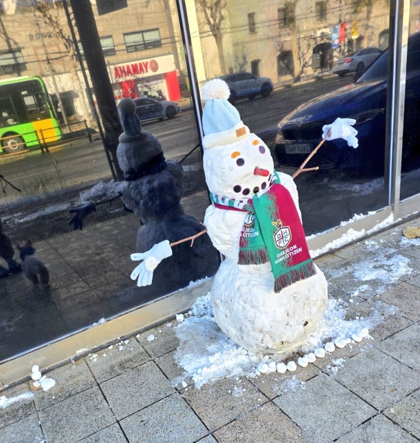 [잡담] 임영웅 유튜브에 올라온 작고 큰 영웅이들의 크리스마스 영상 | 인스티즈