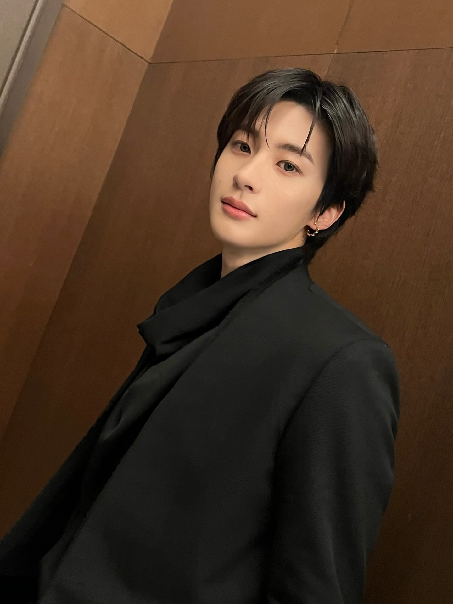 [잡담] 요즘 앤톤한테 관심생겨서 라이즈자컨 찾아보는데 | 인스티즈