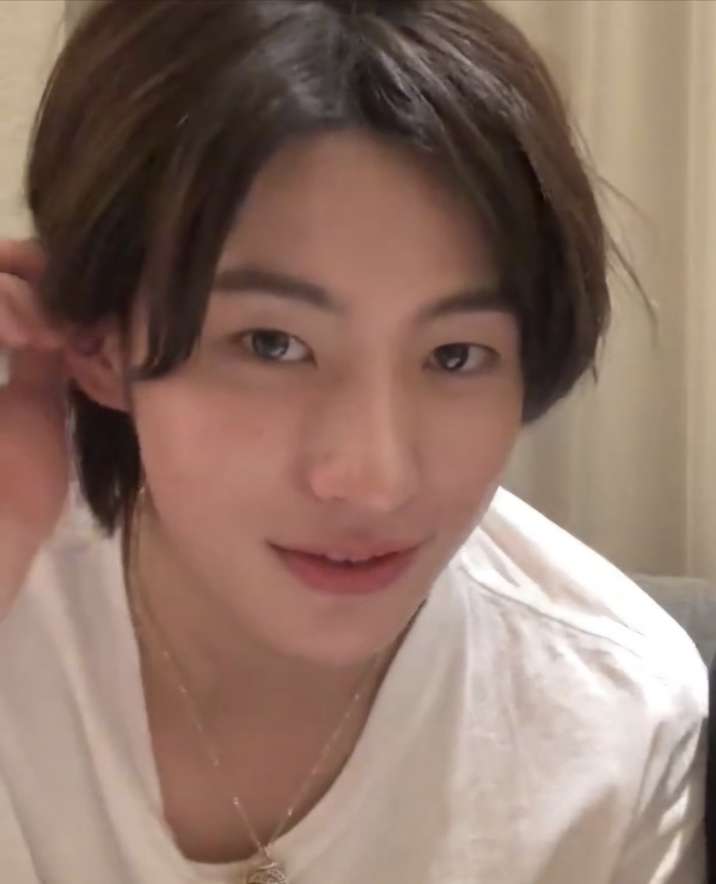 [잡담] 앤톤이 어제 라방 이때 느낌도 | 인스티즈