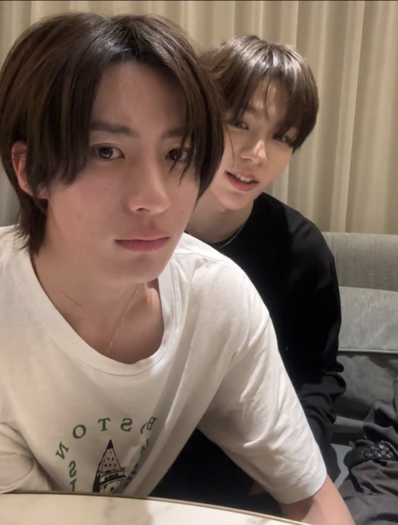 [잡담] 앤톤이 어제 라방 이때 느낌도 | 인스티즈