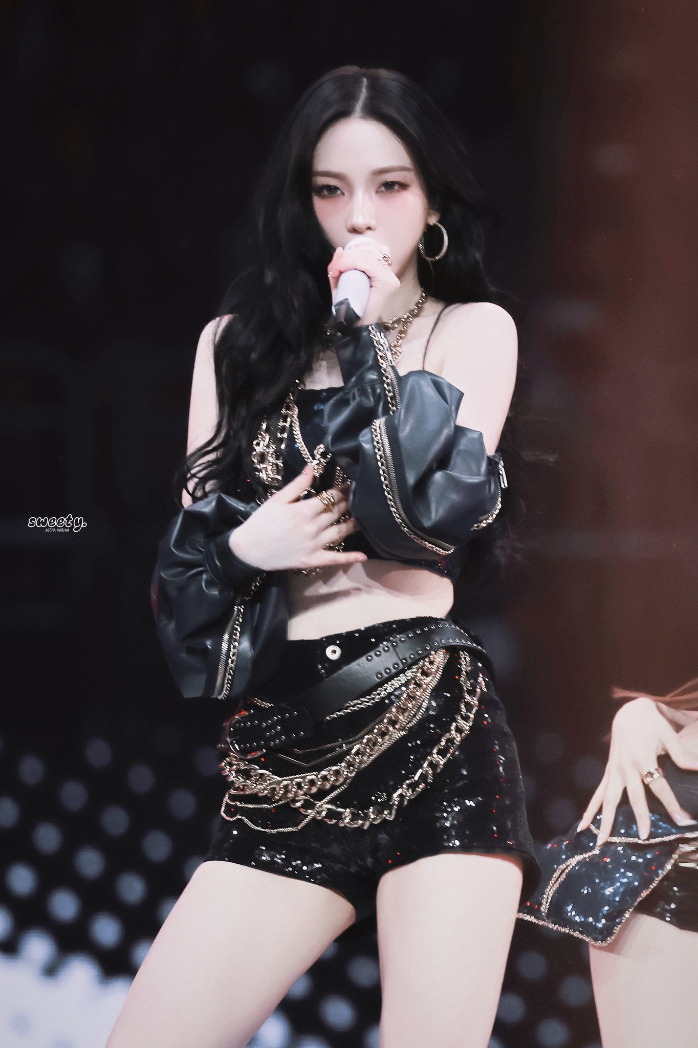 [잡담] 251225 가요대전 카리나 고화질 | 인스티즈