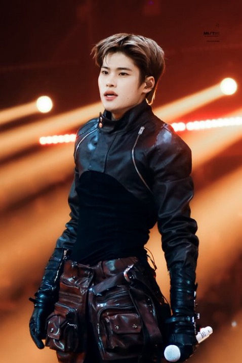 [잡담] 어제 가요대전 소희 의상 너무 맘에들어.. | 인스티즈