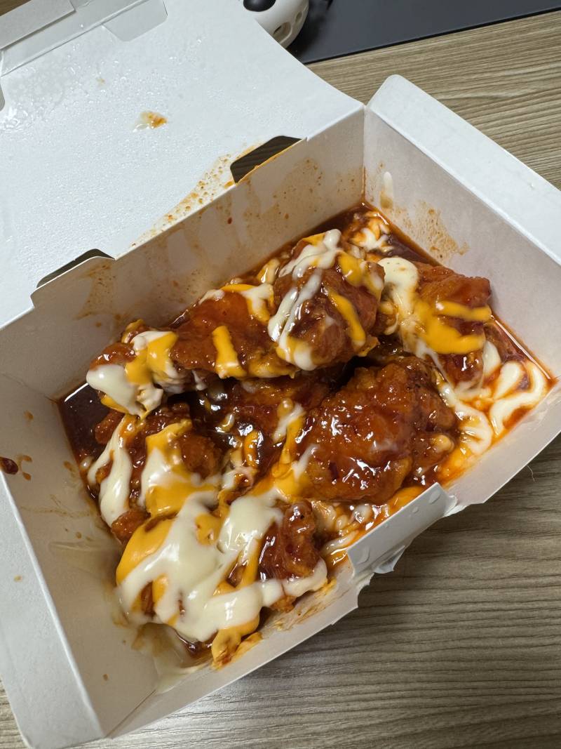 [잡담] 핫치즈싸이순살 양이 원래 이렇게 적어? | 인스티즈