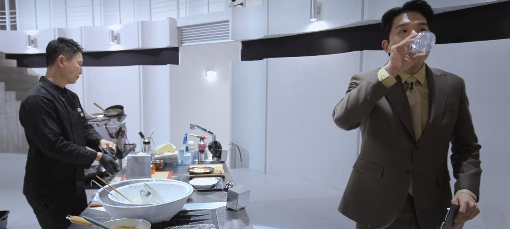 [잡담] 이거 흑백에서 젤 폭력적인 장면 | 인스티즈