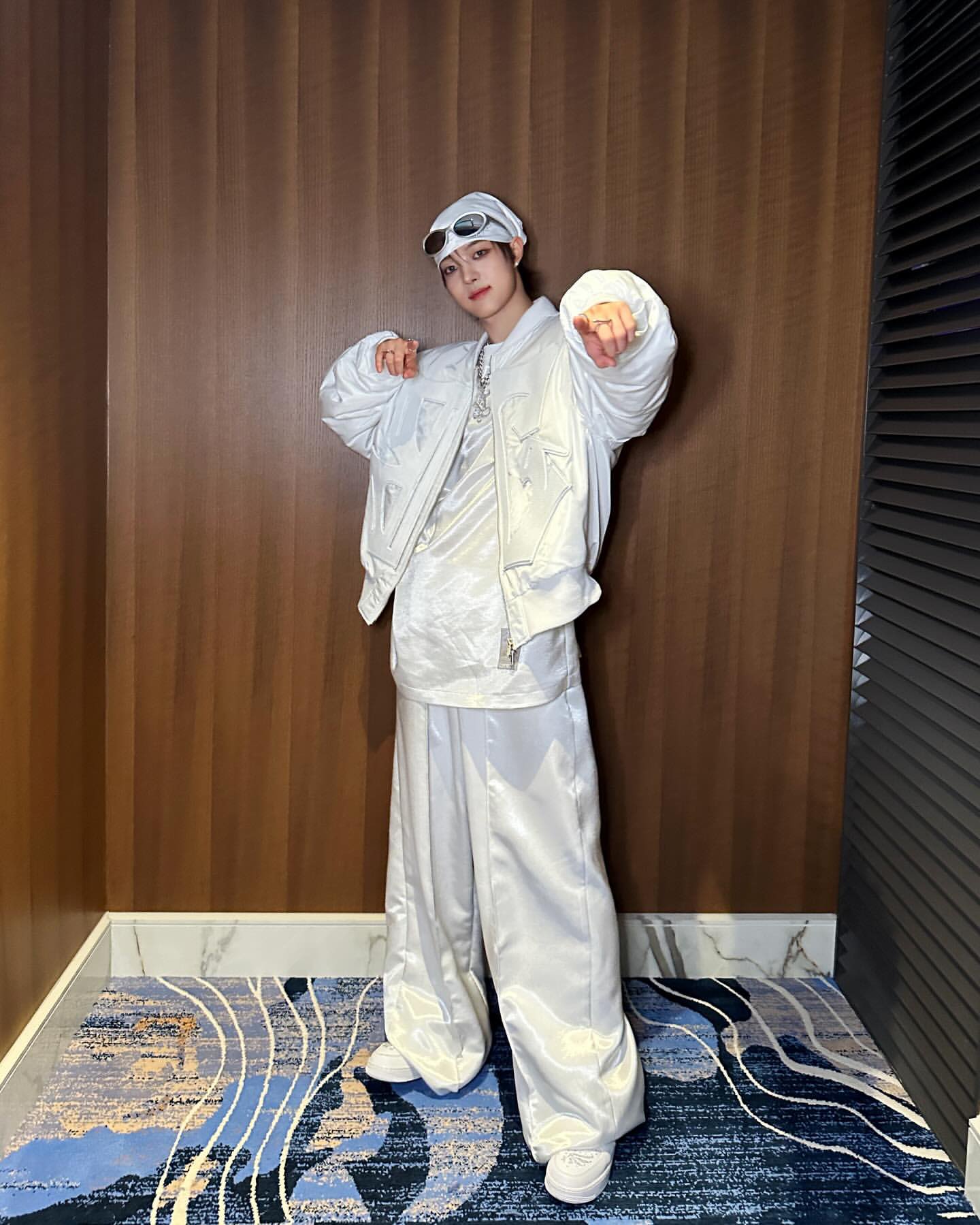 [잡담] 와 비율 너무 좋아서 190처럼 보임... | 인스티즈