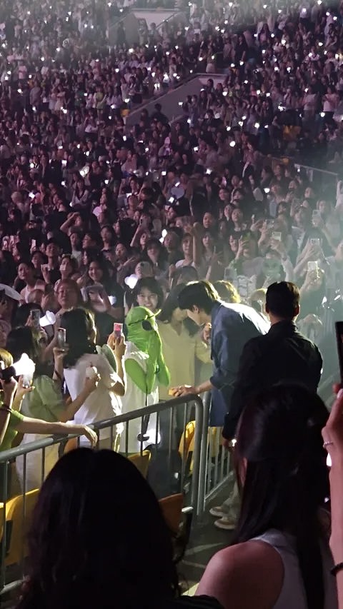 [잡담] 이사진 누군지 찾아줄 사람 | 인스티즈