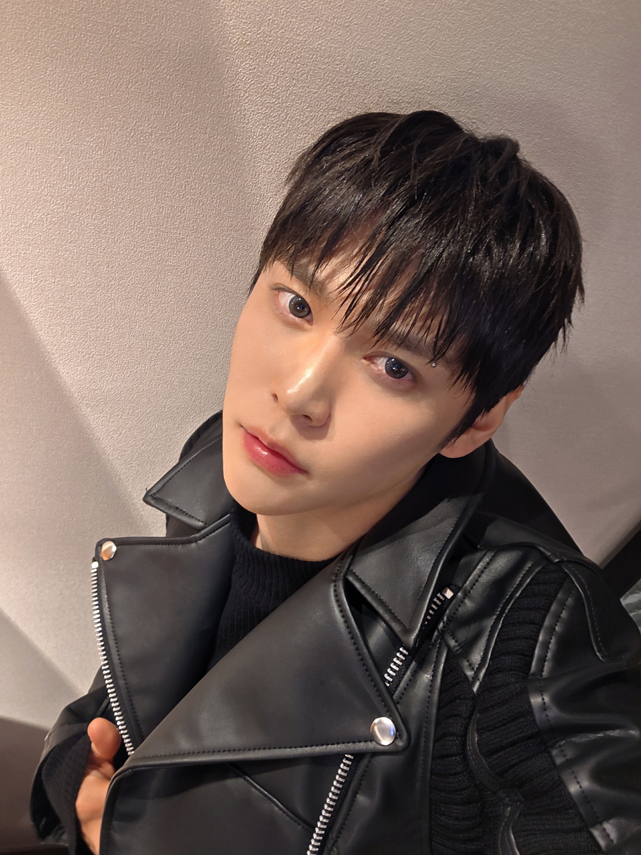 [잡담] 은석 셀카 에반디.. | 인스티즈