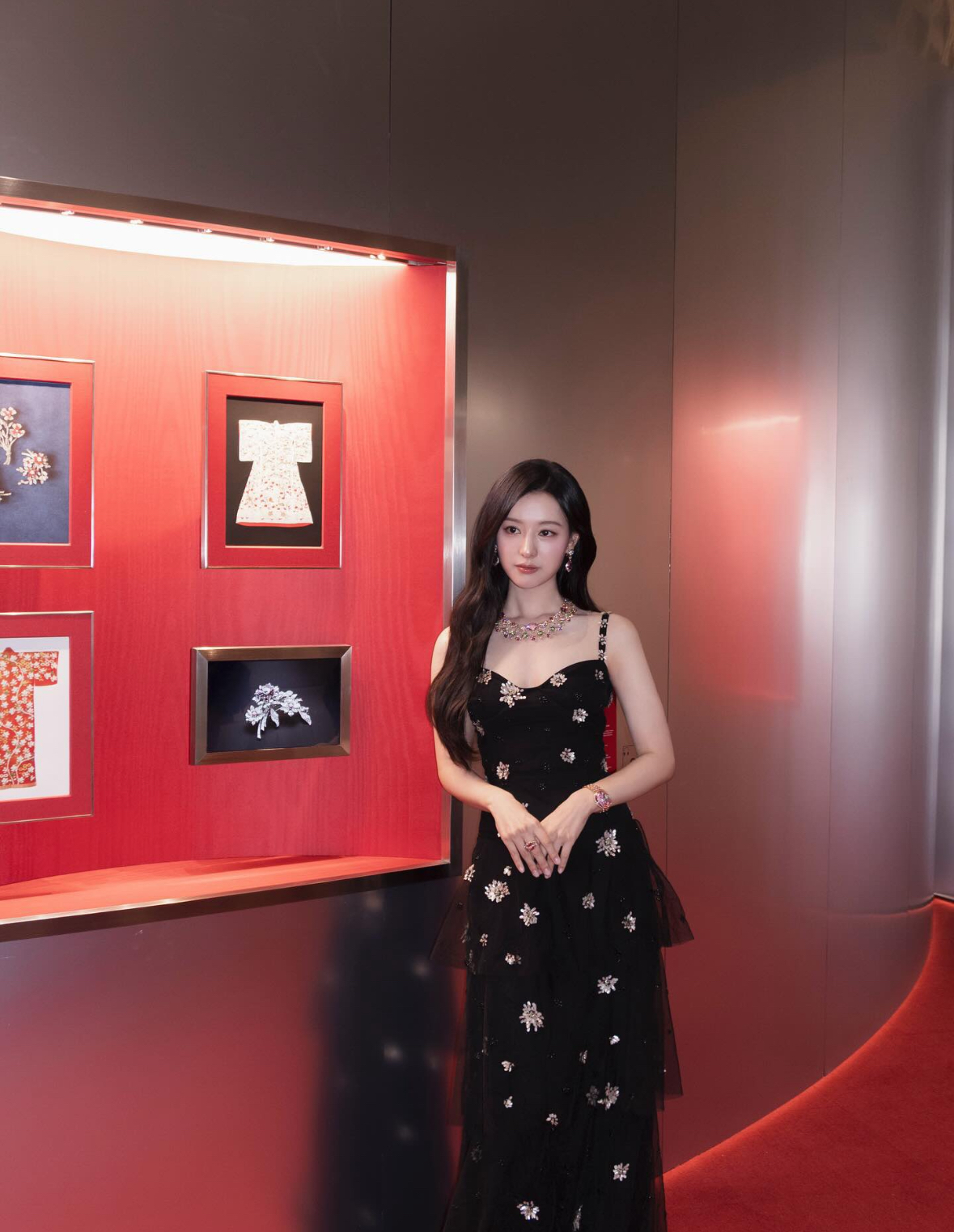 [잡담] 도쿄 불가리 행사때 김지원 너무 예뻐 | 인스티즈