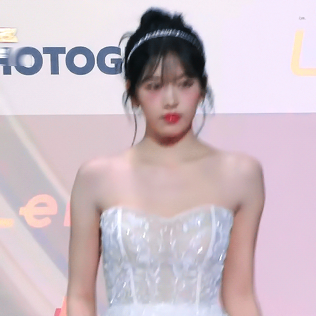 [잡담] 안유진 이 드레스가 진짜 잘어울리는것같음 | 인스티즈