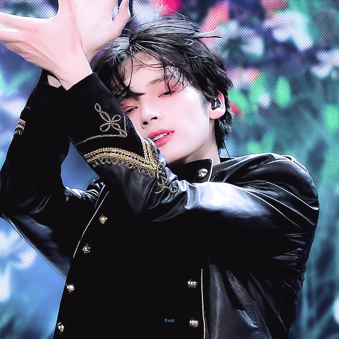 [잡담] 확실히 남돌들도 무대에서 헤어가 좀 흩날려줘야 맛이다 | 인스티즈