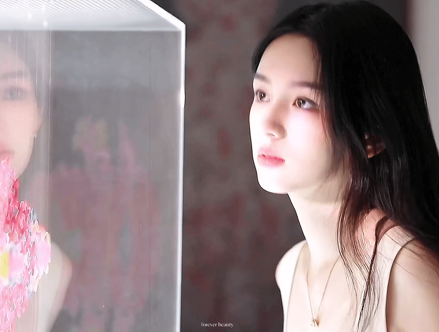 [잡담] 중국배우인데 미묘하게 아이린 느낌있지않음? | 인스티즈