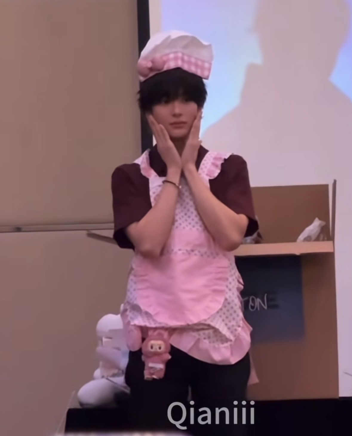 [잡담] 앤톤 동일인물 맞아요? | 인스티즈