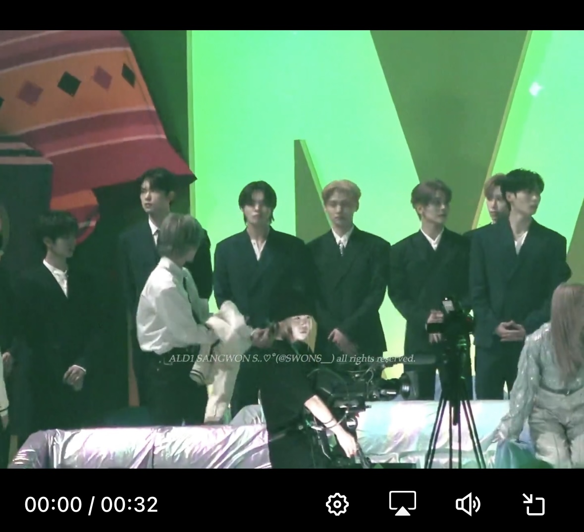 [잡담] 알디원 mma때 대기석 앉아있는걸로 얼굴 처음 봤는데 | 인스티즈