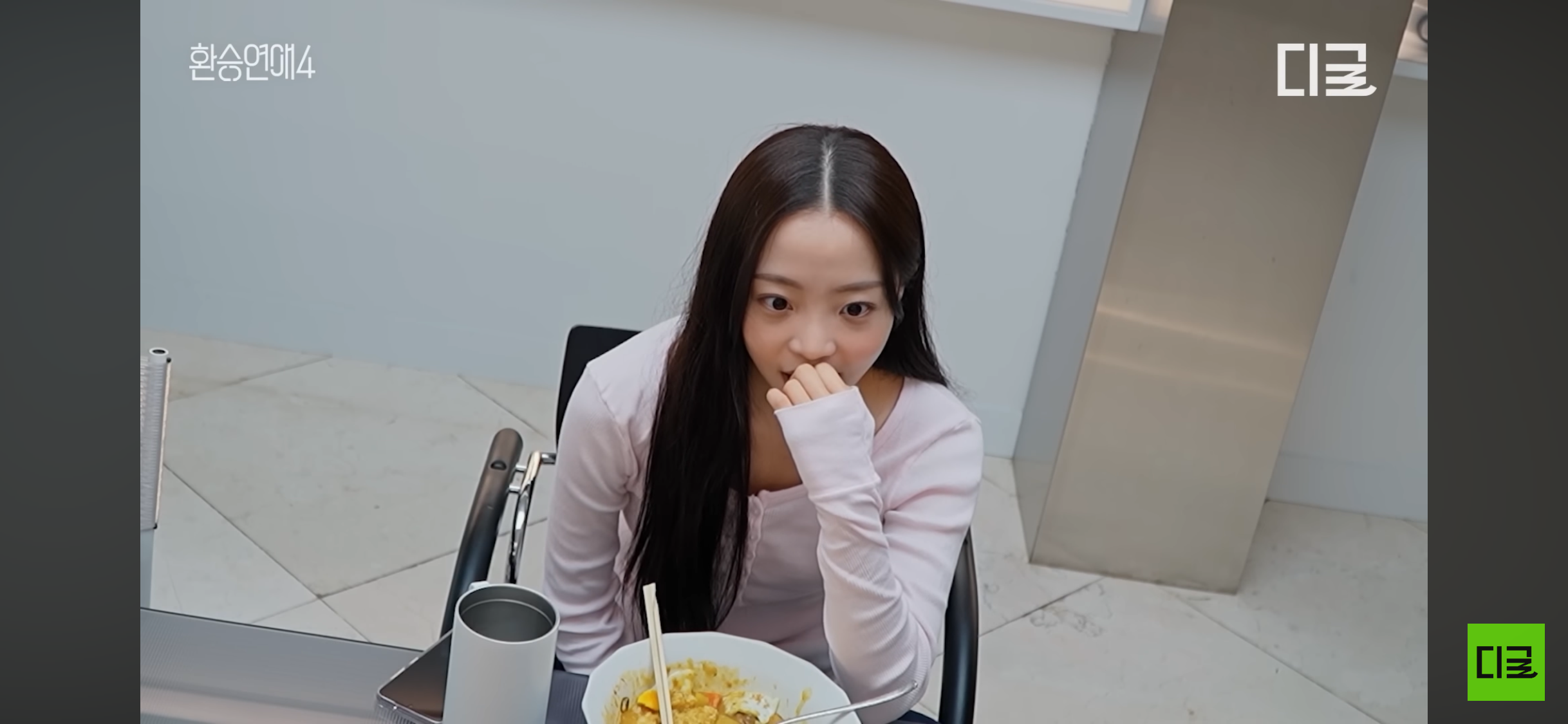 [잡담] 민경이 옷 정보 너무 궁금하다 | 인스티즈