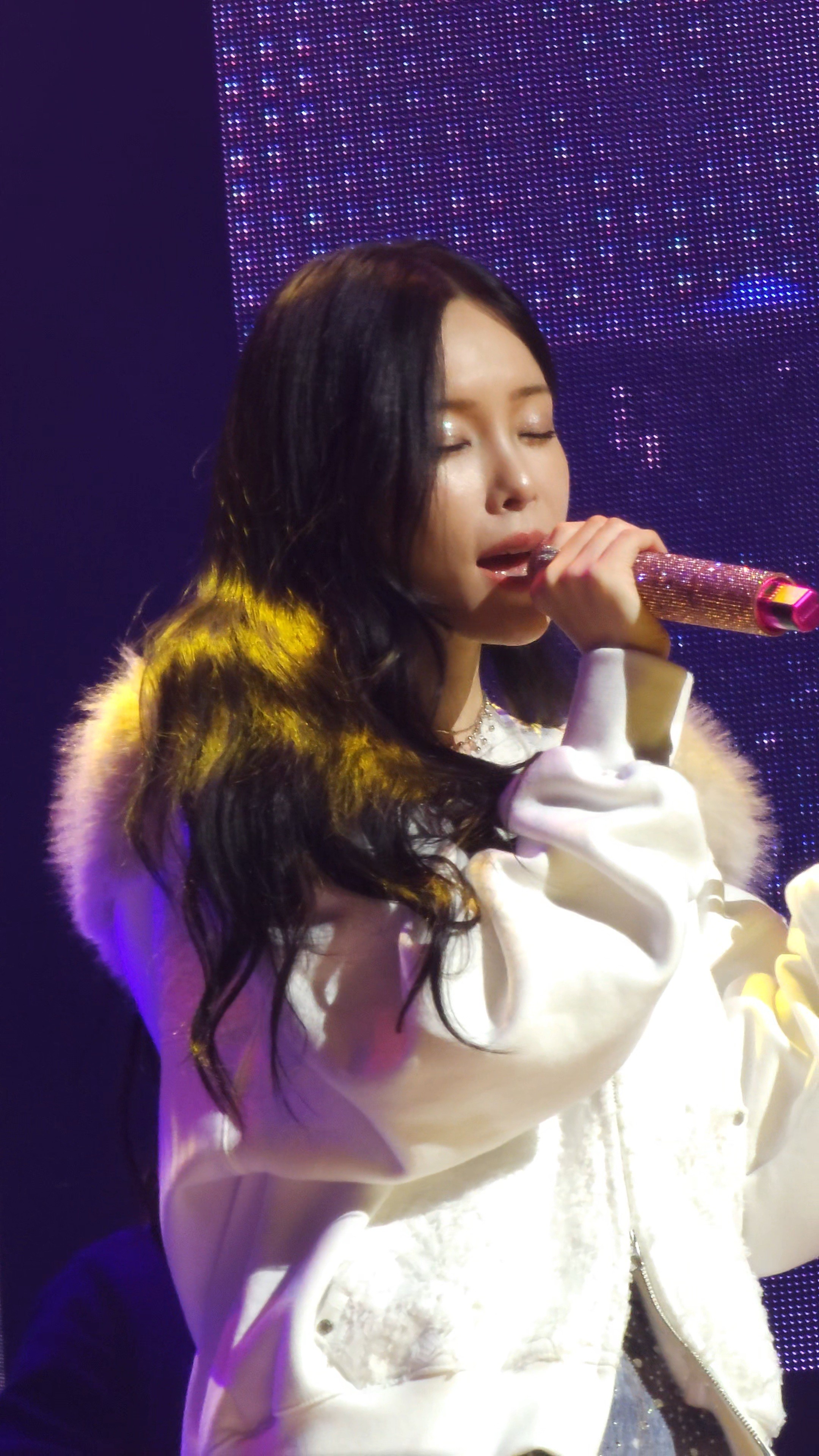 [잡담] 콘서트 1열 + 갤럭시 10배줌으로 찍은 것 | 인스티즈