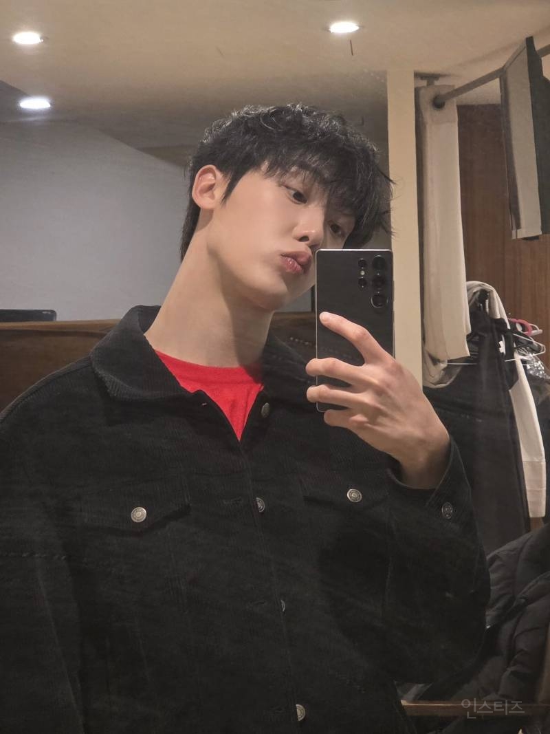 롯월 남친짤의 정석인 남돌.jpg | 인스티즈