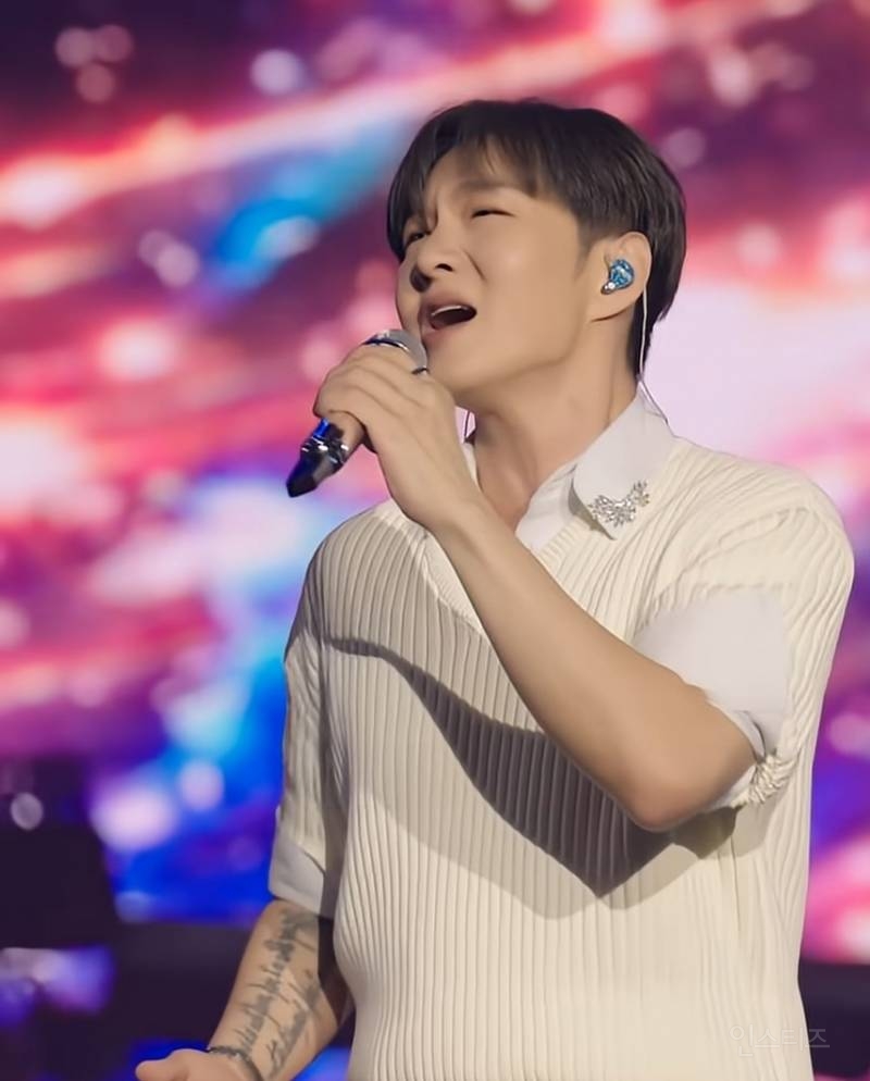 돌판에서 볼수없던 떼창 부르는 팬덤..jpg | 인스티즈