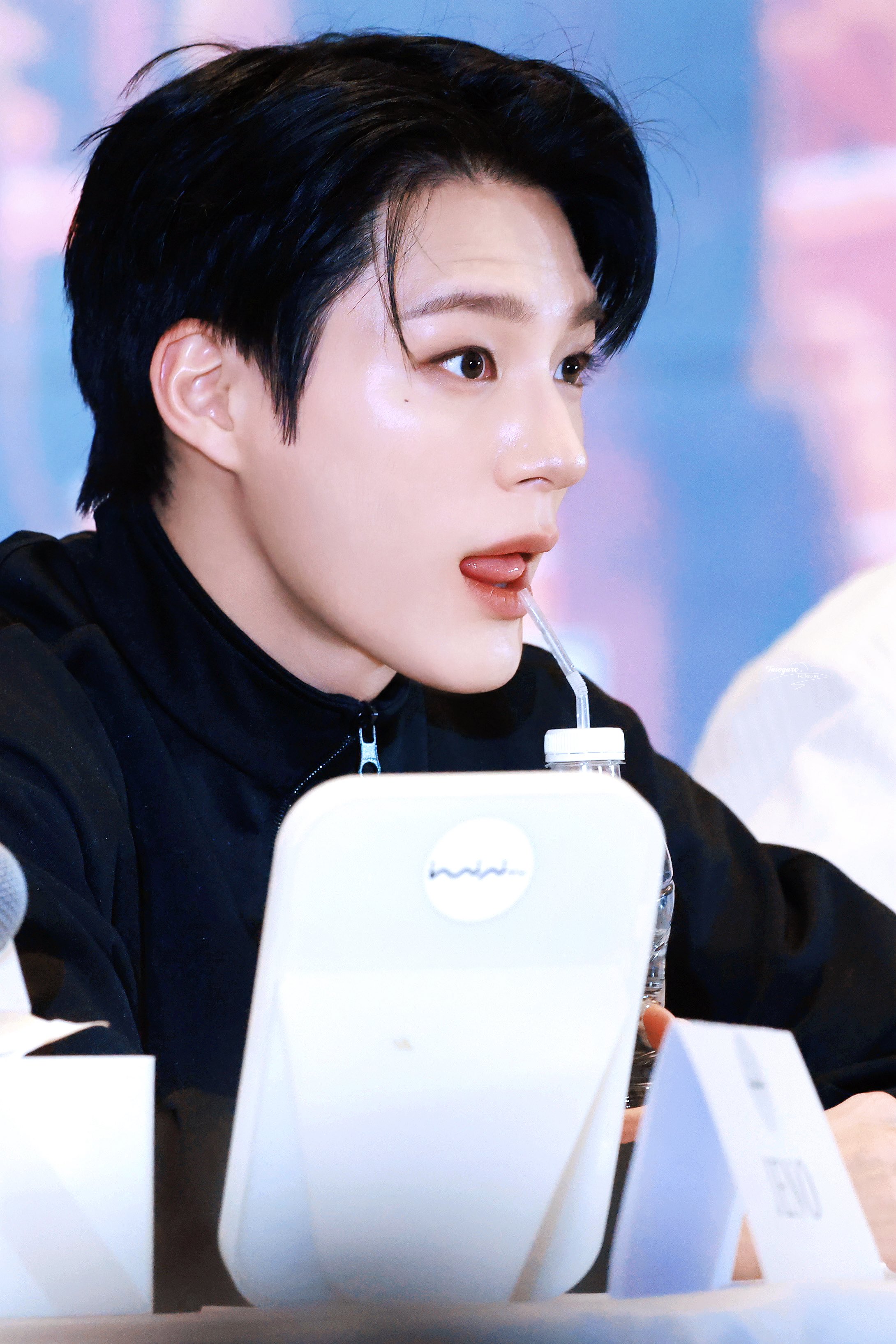 [잡담] 251228 이제노 실물 본 사람들 젤 부럽다 지금 | 인스티즈