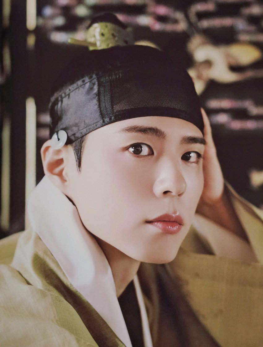 [잡담] 와 박보검 시그 포토북 사진 올라오는거 보는데 미모 미쳤다 ㄷㄷ | 인스티즈