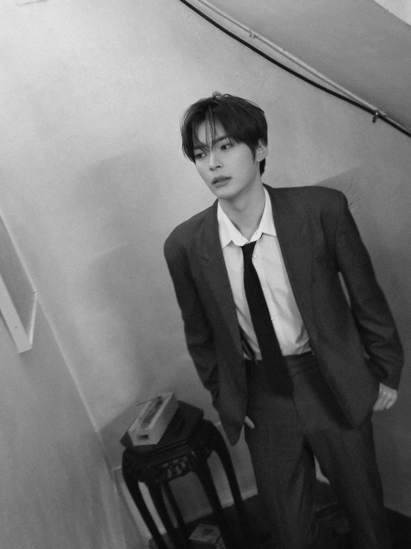 [잡담] 성한빈 사진 분위기 너무 좋아 잘생겼어 | 인스티즈