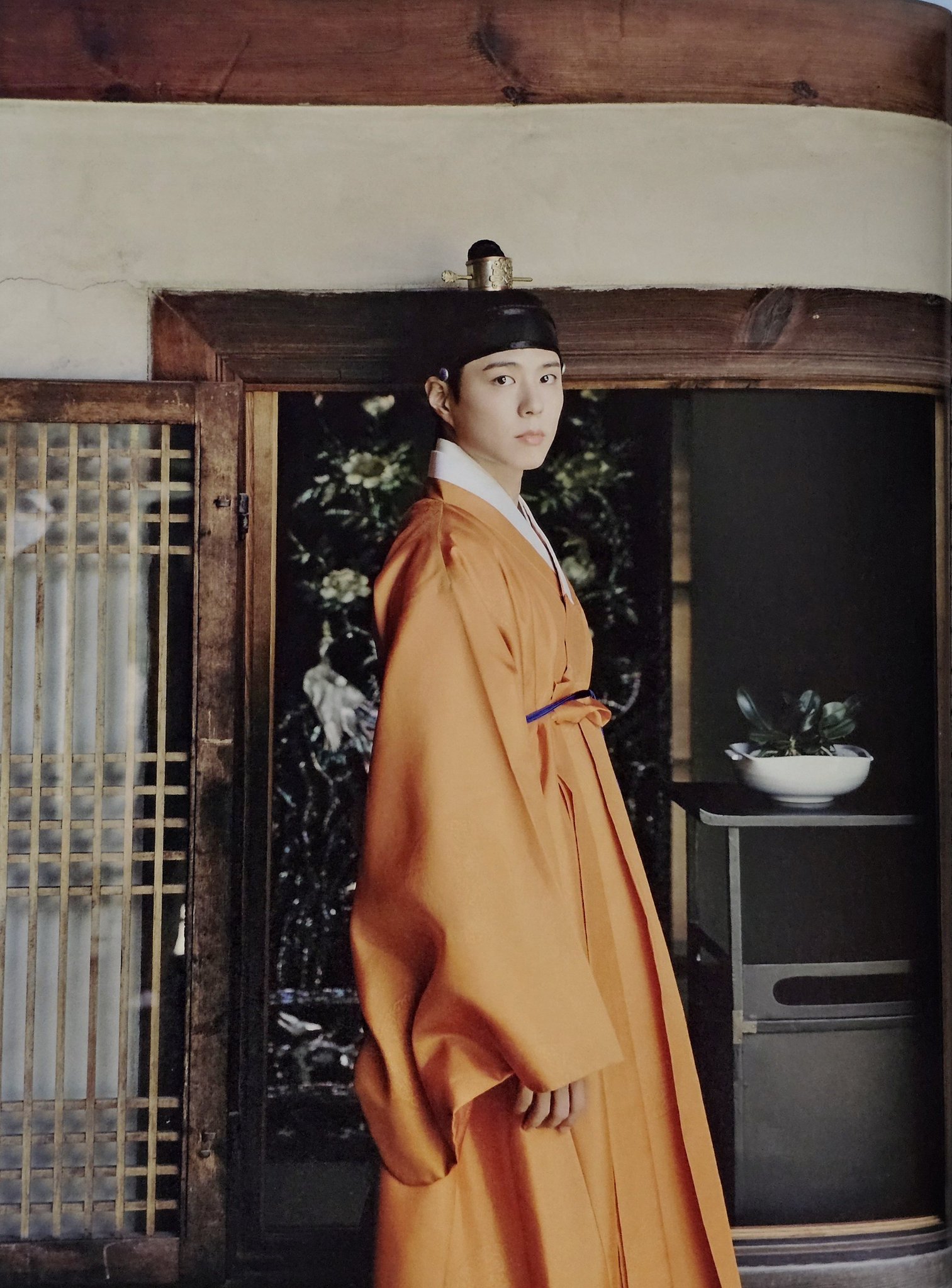 [잡담] 와 박보검 시그 포토북 사진 올라오는거 보는데 미모 미쳤다 ㄷㄷ | 인스티즈