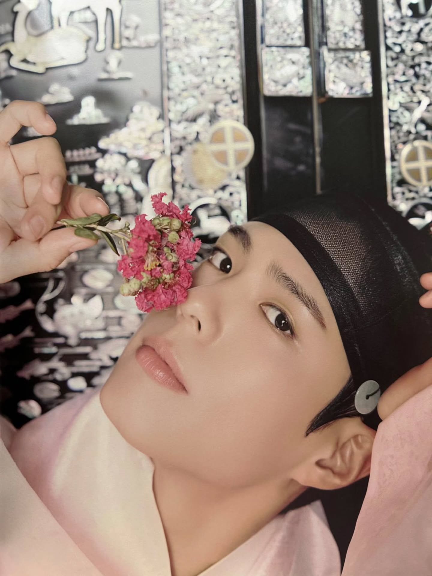 [잡담] 와 박보검 시그 포토북 사진 올라오는거 보는데 미모 미쳤다 ㄷㄷ | 인스티즈