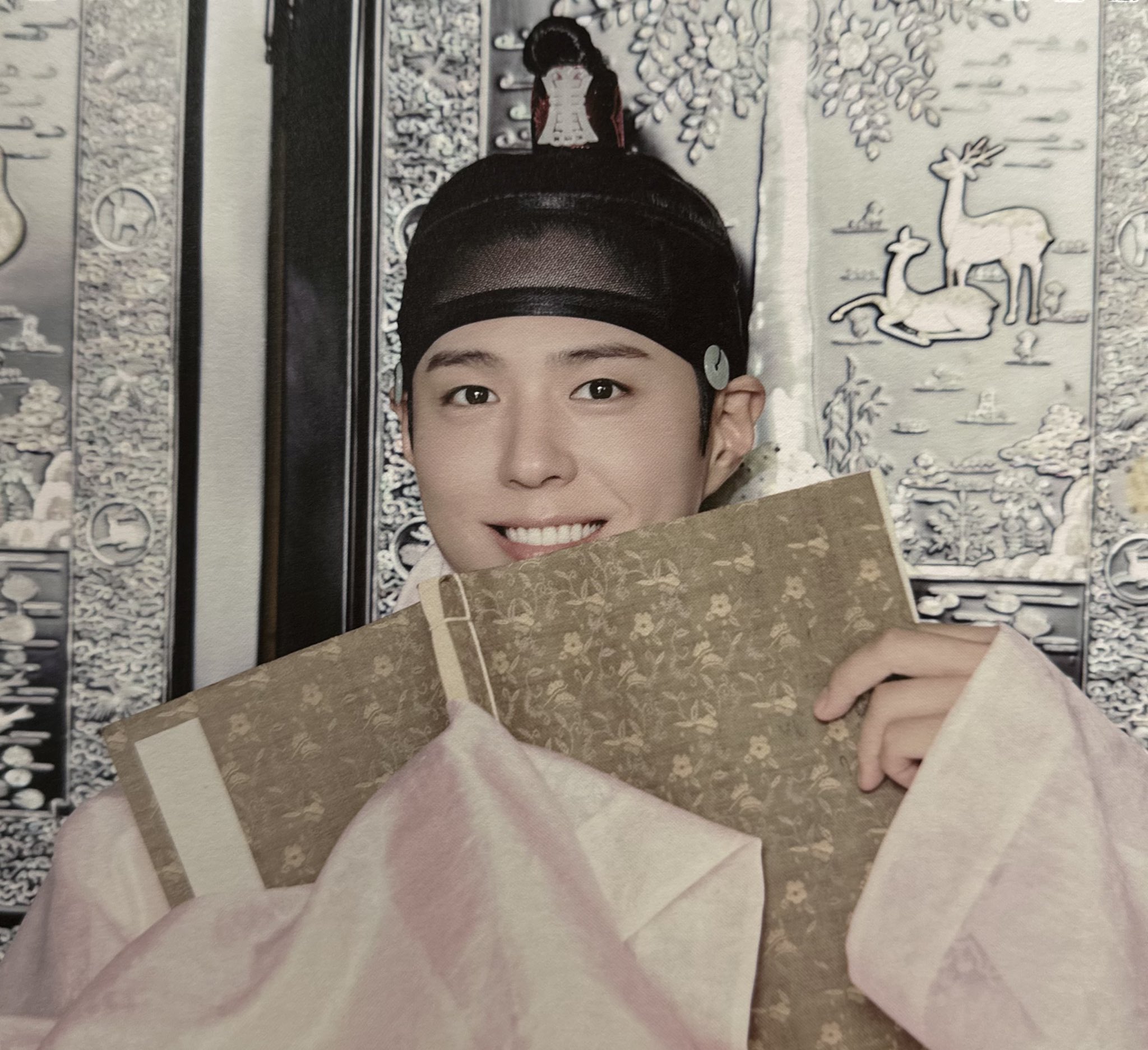 [잡담] 와 박보검 시그 포토북 사진 올라오는거 보는데 미모 미쳤다 ㄷㄷ | 인스티즈