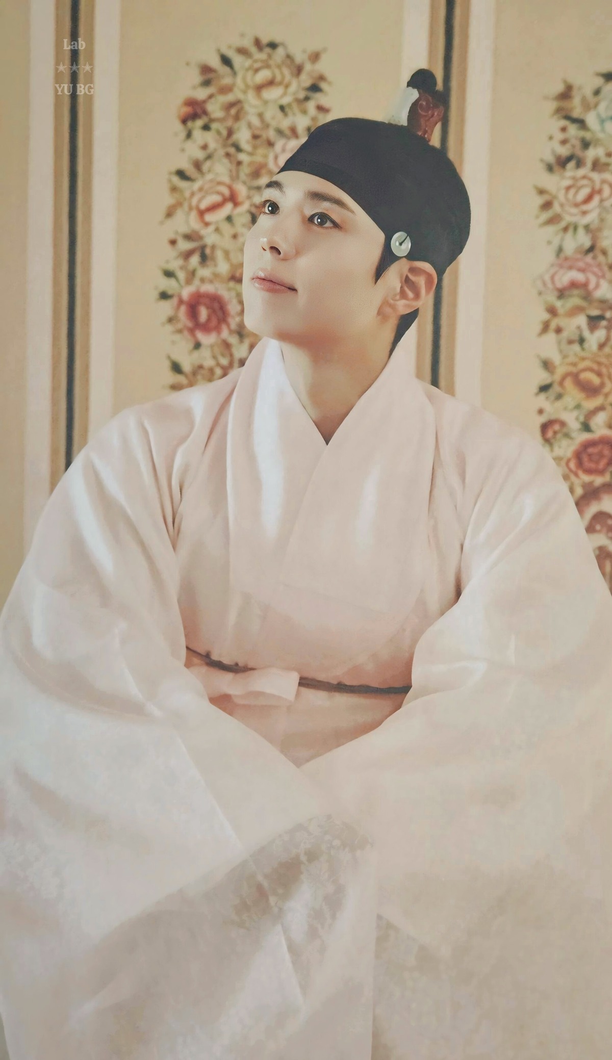 [잡담] 와 박보검 시그 포토북 사진 올라오는거 보는데 미모 미쳤다 ㄷㄷ | 인스티즈