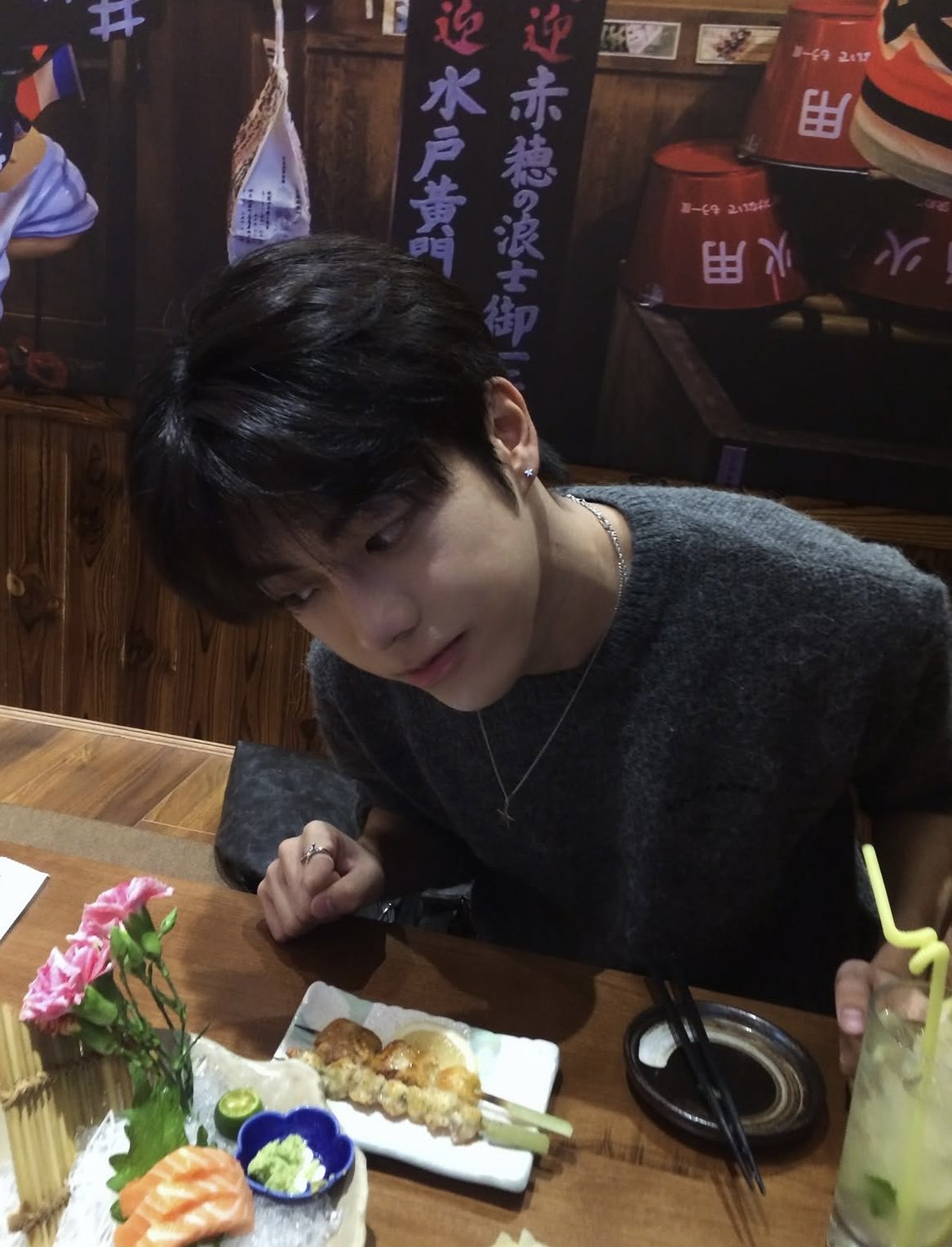 [잡담] 아니 안차우윗 이사람 얼굴 ㄹㅇ 개좋네.. | 인스티즈