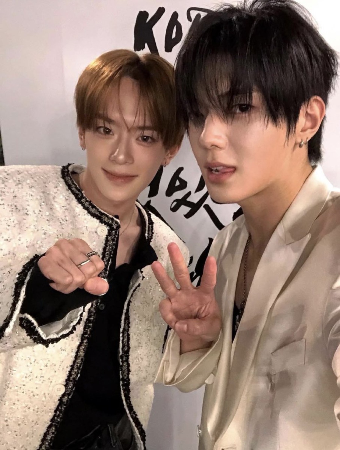 [잡담] 입국하자마자 정이 팬콘 달려간 강민이와 입국하자마자 강민이랑 밥먹는 이정이 | 인스티즈