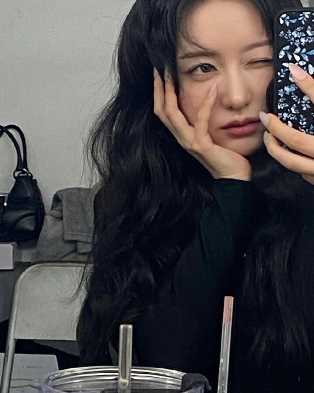 [잡담] 김지원) 김지원 거울셀카 고자극 | 인스티즈