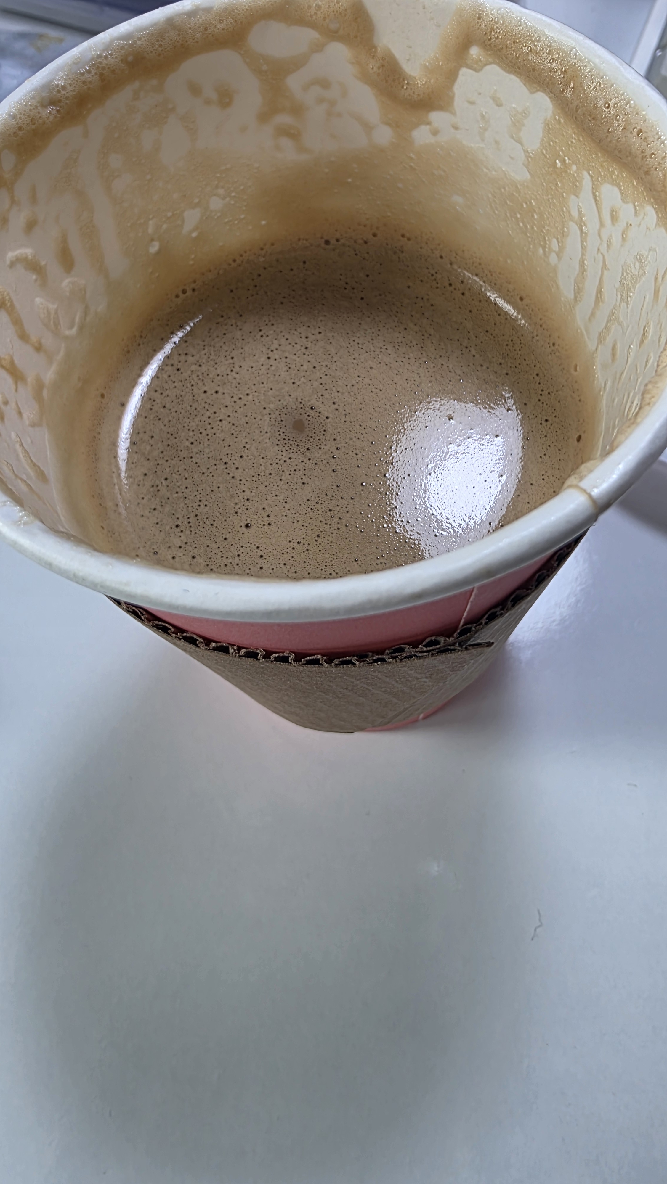 [잡담] 원래 음료 핫으로 배달 시키면 양이 이 정도여? | 인스티즈