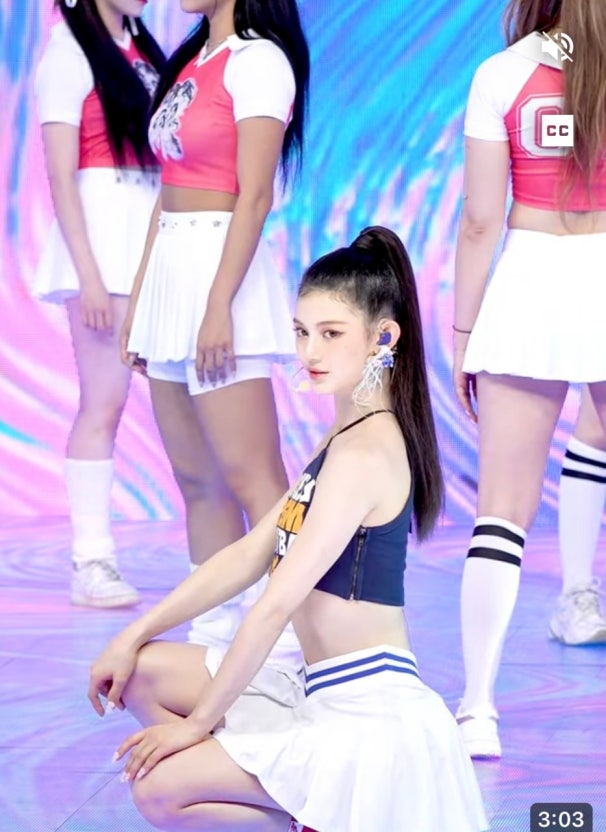 [잡담] 다니엘 왜케내려침.. 슈퍼사이랑 뿌까머리 레전드였음 | 인스티즈