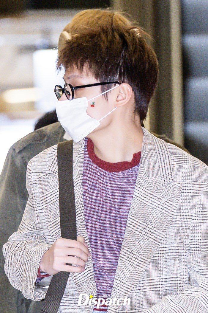 [잡담] 코르티스 제임스 이거 볼에 스티커야? 뭐야?-? | 인스티즈