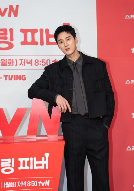 [잡담] 스프링피버) 제작발표회 포토타임 | 인스티즈