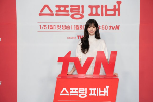 [잡담] 스프링피버) 제작발표회 포토타임 | 인스티즈