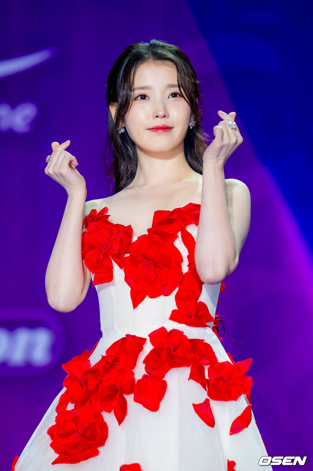 [잡담] 아이유 APAN 포토월 기사사진 | 인스티즈