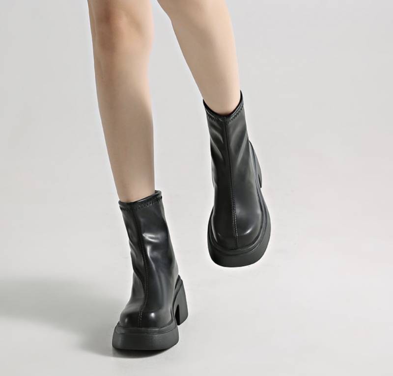 [잡담] 이 신발에 부츠컷 바지 어울릴까? 제발 도와줘도와줘도와줘 | 인스티즈