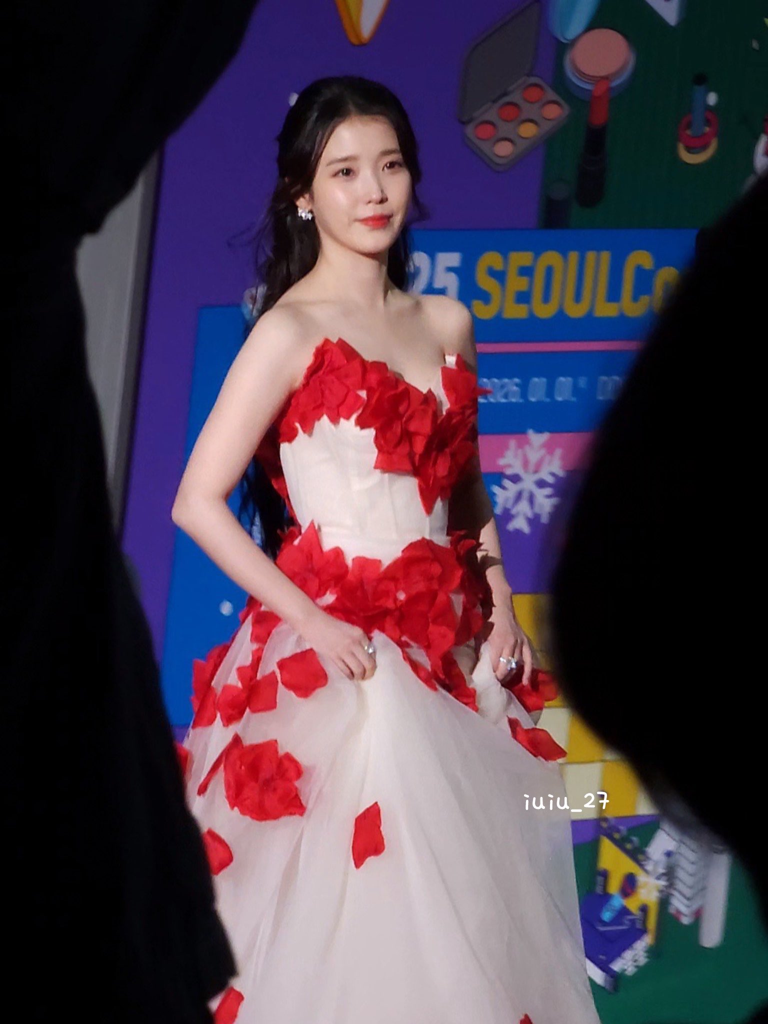 [잡담] 오늘 아이유 폰카직찍도 너무 예뿌네❣️ | 인스티즈