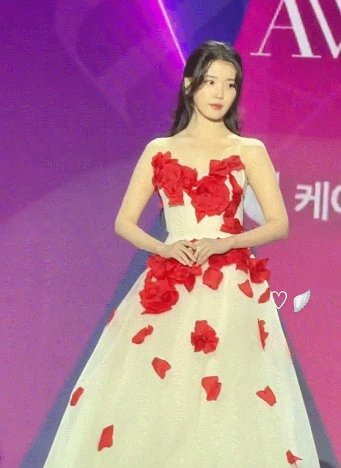 [잡담] 오늘 아이유 폰카 너무 예쁘다 하 | 인스티즈